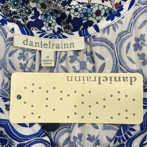 Daniel Rainn | Patterned Sleeveless Top - Picture 5 of 6